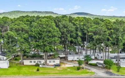 5 Ways to Stay Connected in Your RV (Wi-Fi, Mobile Internet & More)